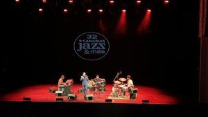 Kurt Elling & Charlie Hunter zwei amerikanische Jazz Musiker spielen im Auditorium von Teneriffa